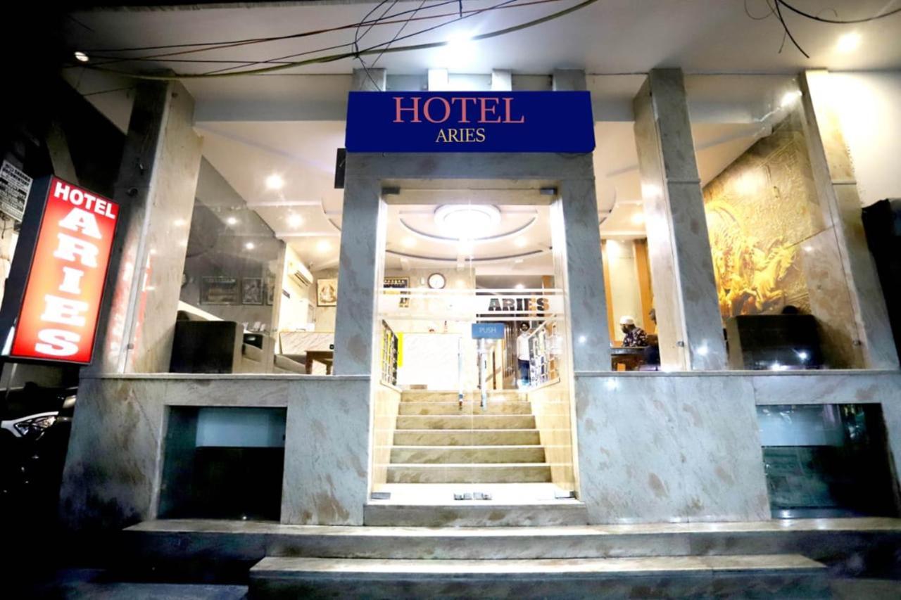 Hotel Aries New Delhi Exterior photo
