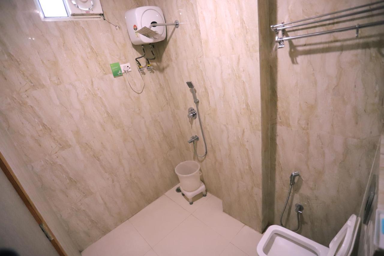 Hotel Aries New Delhi Exterior photo